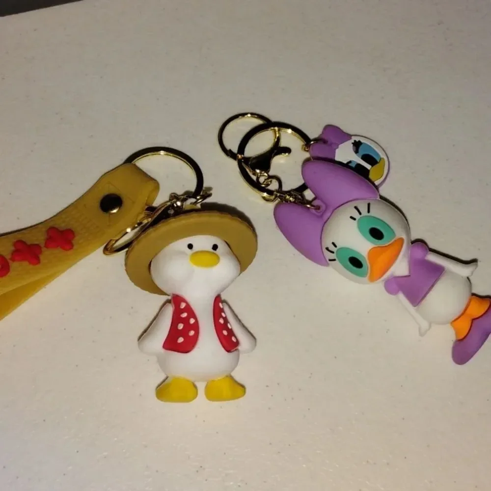 ‎Duck keychains